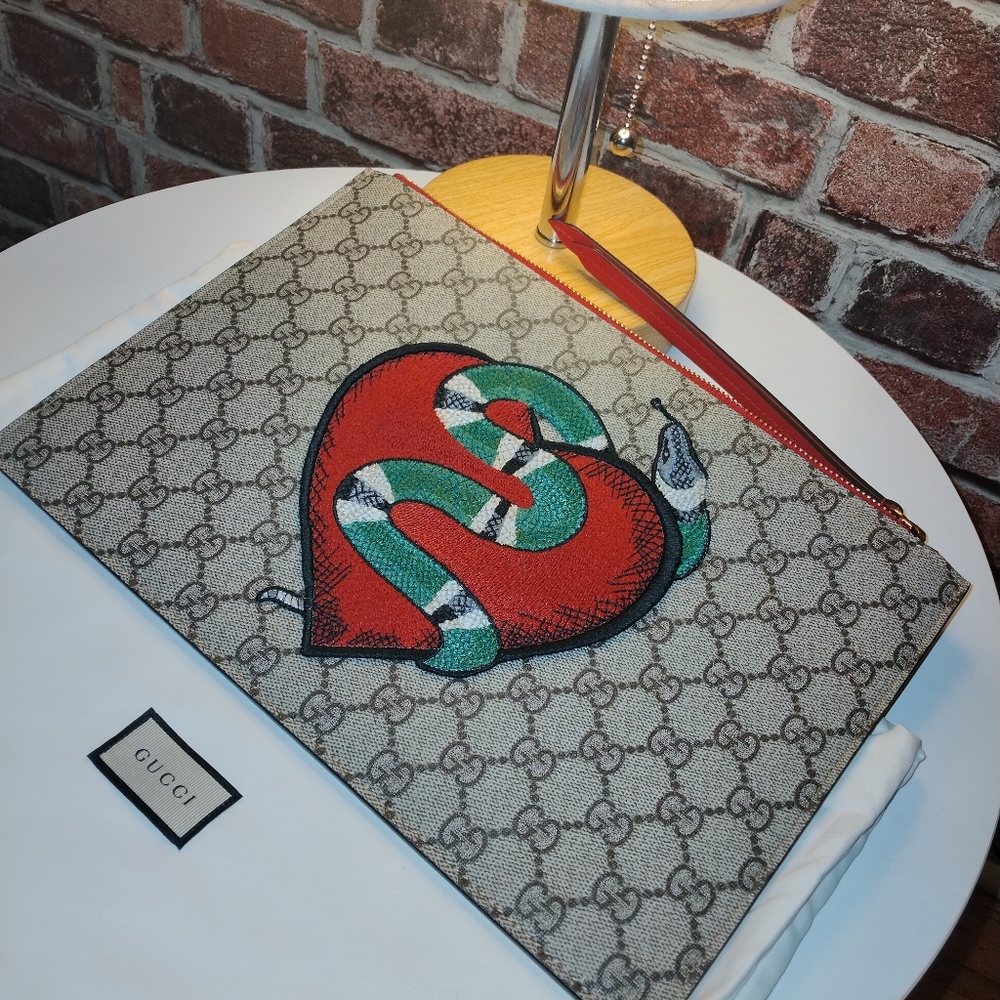 New Gucci Limited Edition - GG Supreme Kingsnake Heart - Beige - Red
